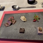 オーセンティック リビング ブッチャー エヌワイシー 福岡警固 - 前菜。ちょっとずつでどれも一捻りつ！