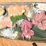 焼鳥酒膳 鸞 - 鳥刺し盛りは満足な内容✨✨