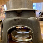 新旬屋 - つけ汁はアルコールランプで温めながら