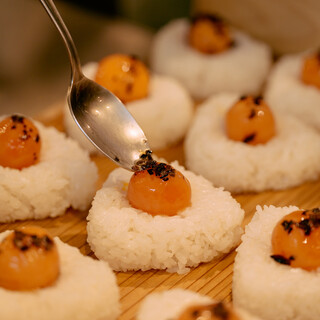 毎朝想いを込めて丁寧にむすぶ、NIGICHAの極上おにぎり