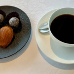 アンティカ オステリア デル ポンテ - プティフールとコーヒー