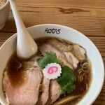 ラーメン ろたす - 醤油ラーメン・チャーシュー