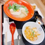 博多鶏ソバ 華味鳥 阪急梅田本店 - 
