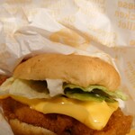 ケンタッキーフライドチキン - チーズチキンフィレバーガー