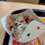 マクドナルド - マックフルーリー苺ウォレクッキーは見た目が悪い