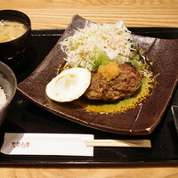 黒毛和牛専門 天の幸山の幸 - 宮崎牛ハンバーグ（おろしポン酢）、目玉焼き