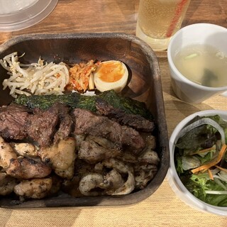 焼肉食堂ブリスケ - 料理写真:豚カルビチキン定食にキャンペーンで半額のハラミとサガリ追加