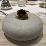 Reminiscence - 雲丹
                        利尻 馬糞雲丹とマイクロアマランサスの海苔入り
                        チップス載せのフィンガーフード