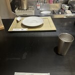 鯛白湯らーめん ○de▽ - 席の雰囲気