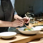 KHAO - シェフが取り分けます