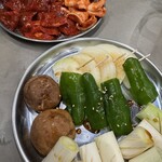 ホルモン焼肉 明樂 - 野菜焼盛り合わせ