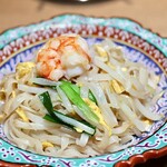 KHAO - サービスのパッタイ