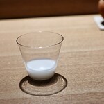 KHAO - 生搾りのココナッツ