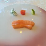 レストラン 西洋銀座 - サワークリームとライムで頂きます。でも、何もつけない方が凄さがよく分かります