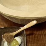 秋山郷結東温泉 かたくりの宿 - 甘味と、団子をこねた木鉢