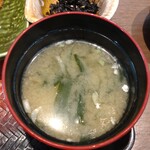 大戸屋 - 味噌汁。だしがきいて美味しい。