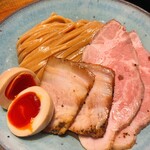 いかれたヌードル フィッシュトンズ - 