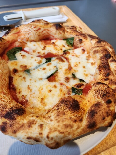 予約が一瞬で埋まるピザ屋｢400℃ PIZZA｣さんが今度は下北沢にオープン