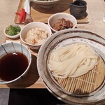 やたがらす UDON - 和牛すじざるセット