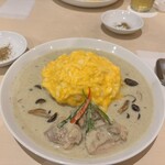 グリーンカレー＆国語教室 M - グリーンカレー半熟オムレツ載せ