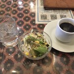 インド料理 パリワル - セットサラダとセットドリンク