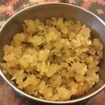 インド料理 パリワル - 意外と甘さがかなり控えめで噛みごたえがありましたが、噛むほどに自然な甘みと風味を楽しめたプワ(米粉で作ったデザート)