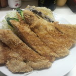 銀星食堂 - トンカツ（しょう油をかけました・・・）