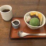 甘味おかめ 有楽町店 - クリームあんみつ(抹茶)　980円
