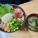 丼 万次郎 - なめ玉丼