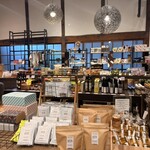 cafe lily - 店内、物販コーナー