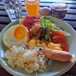 Kampaeng Ngam Hotel - 相方の朝食プレート