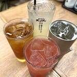 肉汁餃子のダンダダン - 苺サワーで乾杯