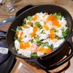 ビストロ ドゥーブルオーンズ - ズワイガニと芹と打豆の炊き込みご飯