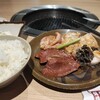 焼肉 六甲 生田新道店