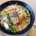 ガスト - 料理写真:1日分の野菜が摂れる!低糖質麺のタンメン