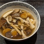 冨久屋 - 【鍋】あわび茸、なめ茸、平茸、舞茸、奈良茸、滑亥口、花井口、栗茸、なめこの鍋。
