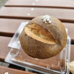 ベイクドグッズ サークル - プレッツェルドイツの塩パン(150円)です。