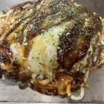 お好み焼 もり - 肉玉そば\800+うどんハーフ\100(税別表記)