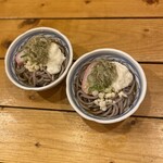 完全個室居酒屋 鳥錦 - 寒い時期は温かいお蕎麦！暖かい季節は冷たいお蕎麦になるみたい。