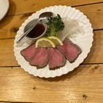 完全個室居酒屋 鳥錦 - ローストビーフもお店で仕込んでるそうです！おいしかった。