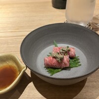 京都肉割烹 みや田 - 牛刺しと毛蟹