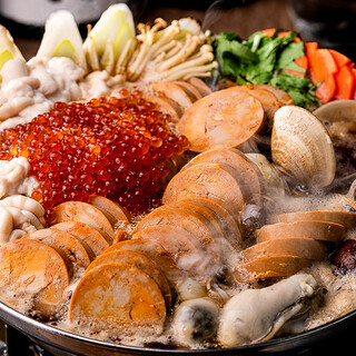 濃厚な旨味が爆発する名物の痛風鍋で贅沢な冬時間