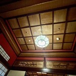 法師 - 寝室の天井　折り上げ天井で素敵な印象