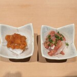 鮨 山口 - 左 スミイカ軟骨.雲丹の味噌漬け      右 ヒラメ.酒盗