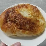 ラ・アンジェ - チーズ塩パン
