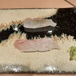 鮨 山口 - ヒラメ 手前塩  奥昆布締め