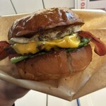 エスビーダイナー コウベ - さあて　ガブリといこうか...