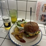 エスビーダイナー コウベ - おおー　たまらんな