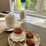 サンセリテ - ◉ プチフール3種とアメリカンコーヒー