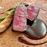 サンセリテ - ◉ お肉料理
                                ・特産松阪牛の一皿 
                                　　ジュ・ド・ヴィアンド